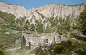 Pirin Mountains, the sand pyramids of Melnik 